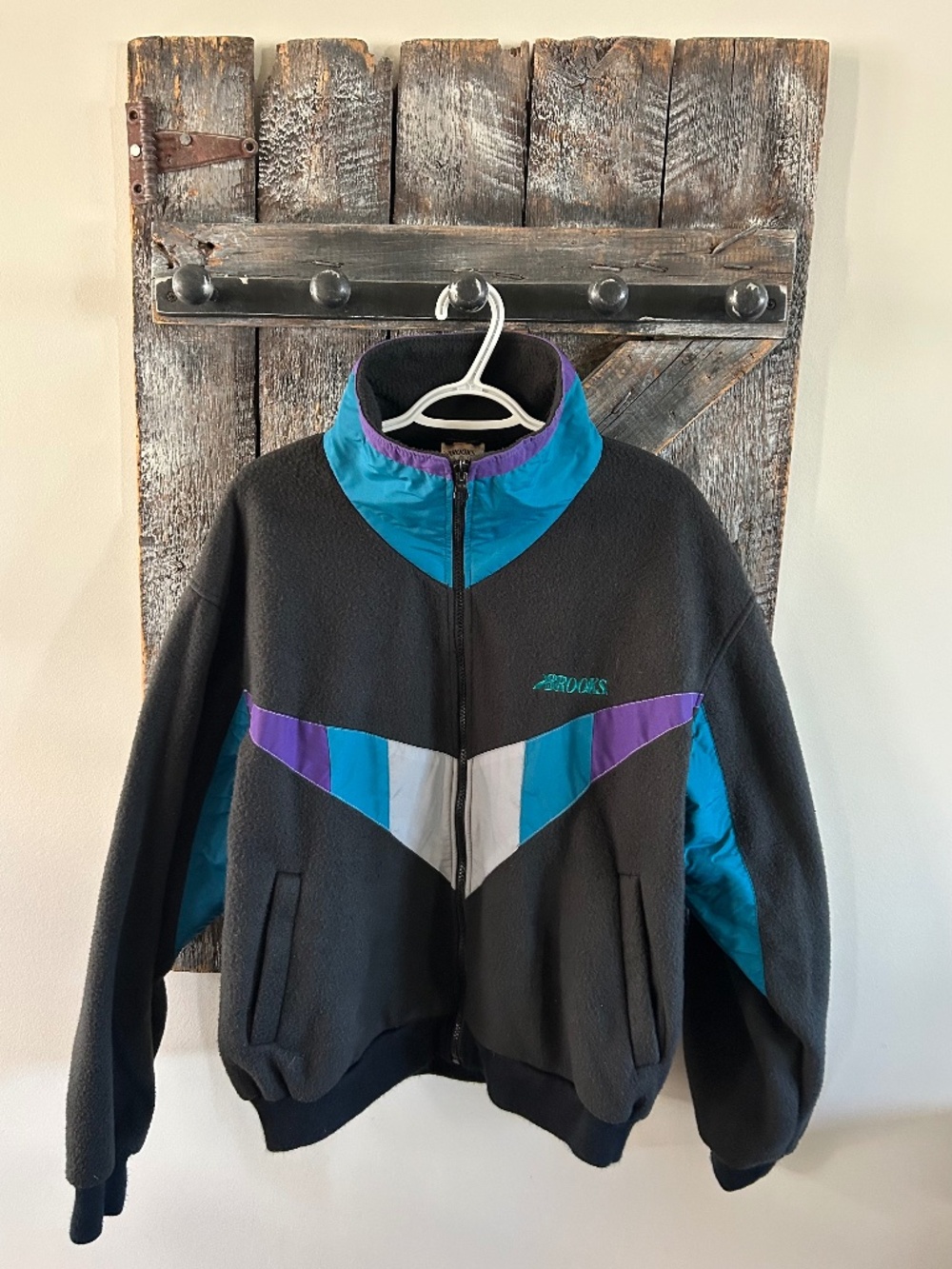 Men's Vintage Brooks Full Zipper Black Fleece with Colour Blocking
